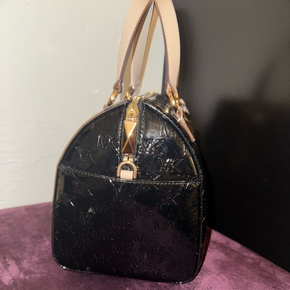 FINAL $$DROP!!BLACK PATENT MICHAEL KORS GRAYSON MEDIUM SACHEL AUTHENTIC - Picture 13 of 15